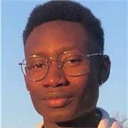 Me defino como una persona simpático y con ganas de enseñar y compartir.